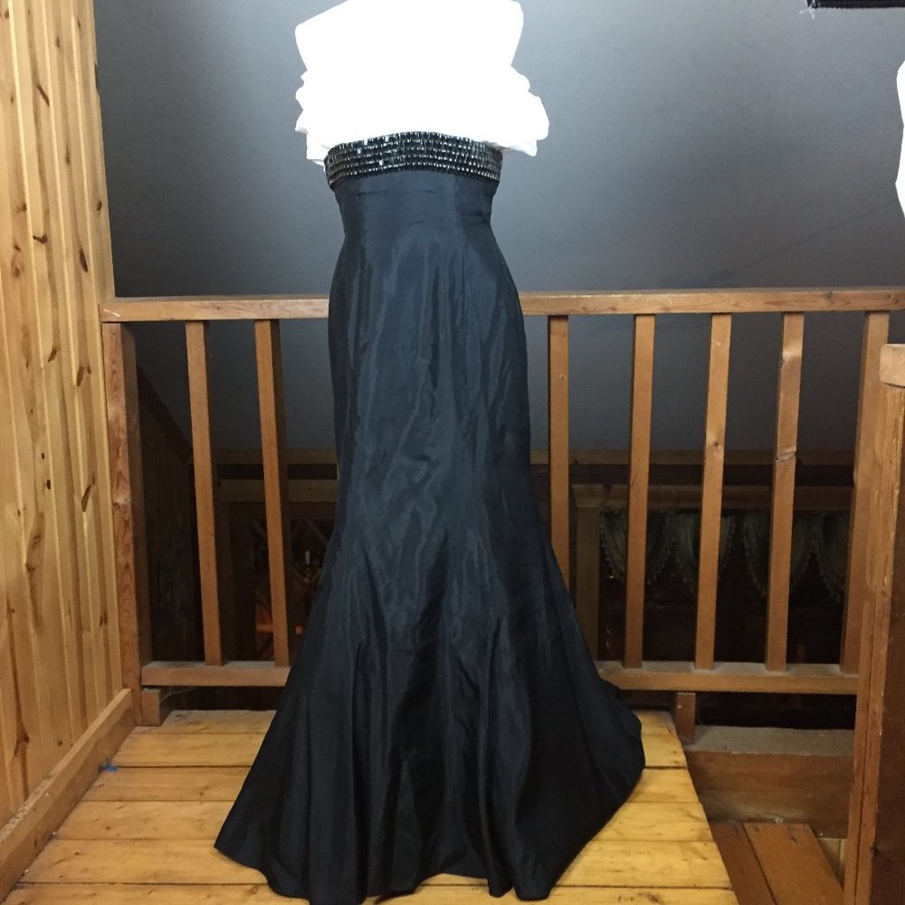 Sherri Hill Strapless Formal Dress